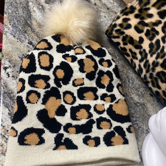 Cheetah Print Cap with Pom Pom - Picture 7 of 8